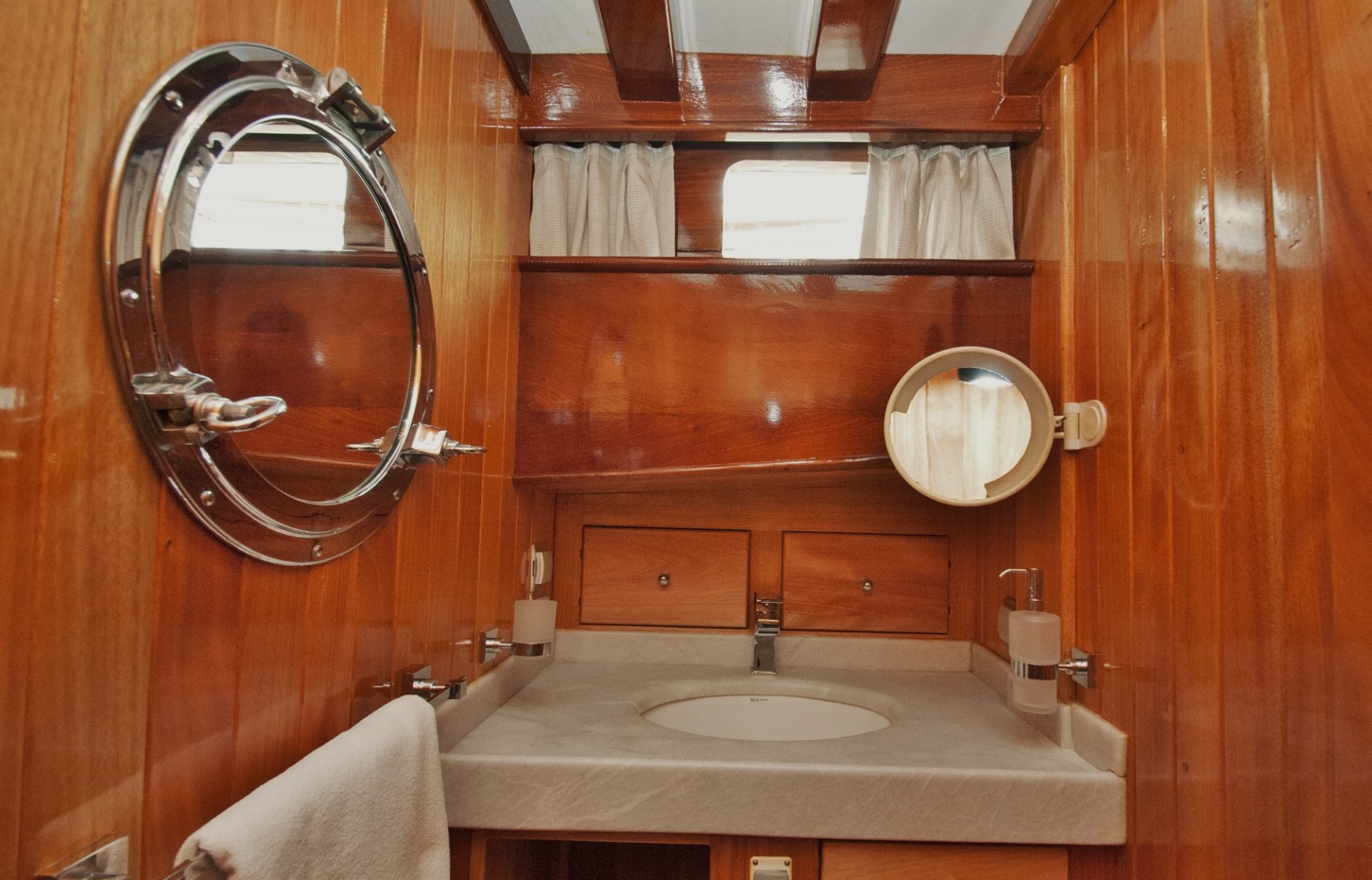 fortuna_luxury_gulet_-_superior_double_bathroom_3