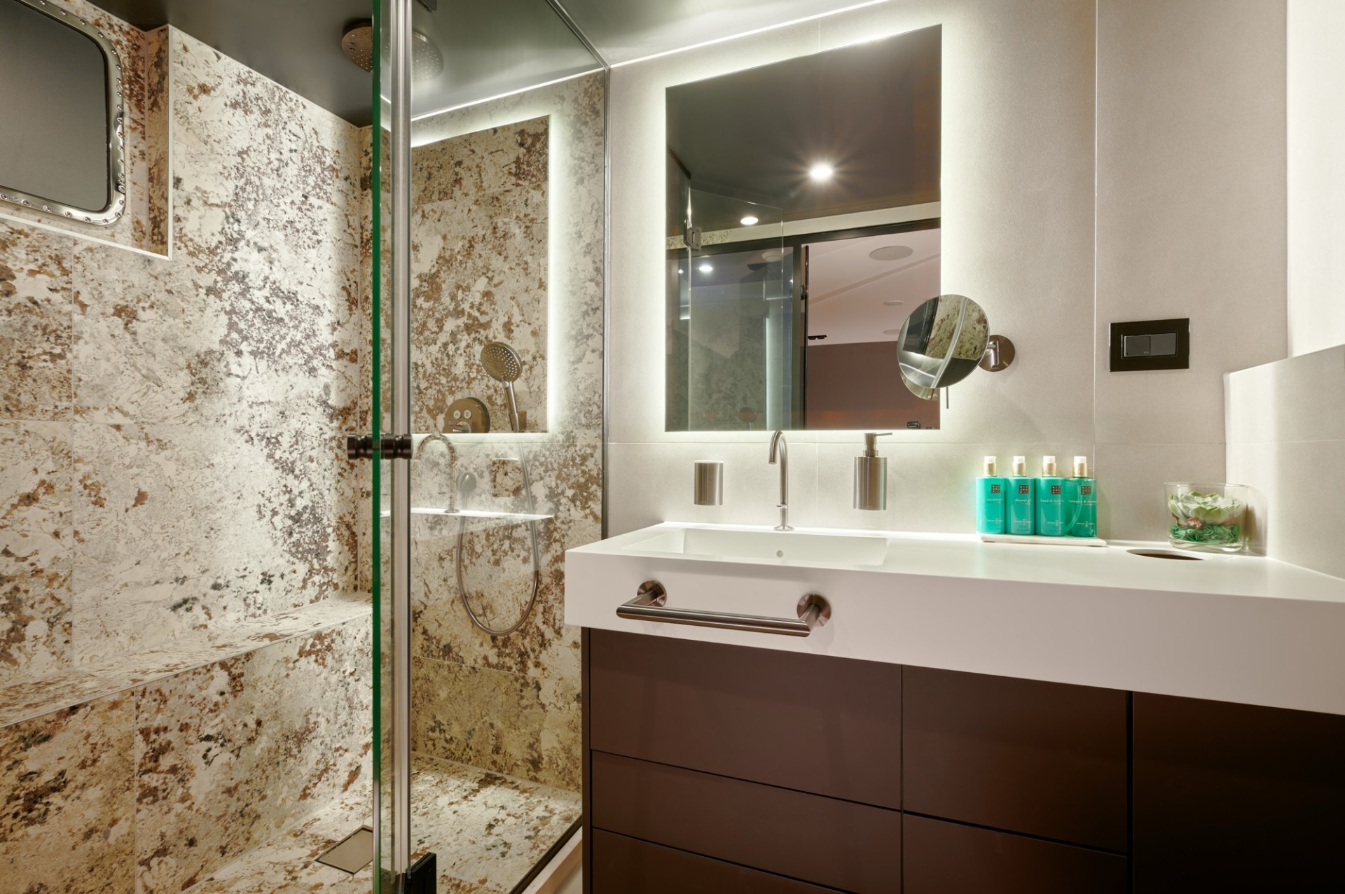 29_anetta_doublecabin_starboard_aliza_yachtin