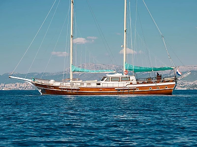 contact-yachts-agora_0010