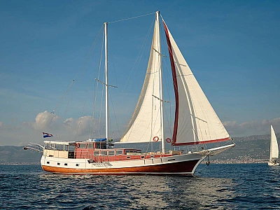 contact-yachts-sole_0011