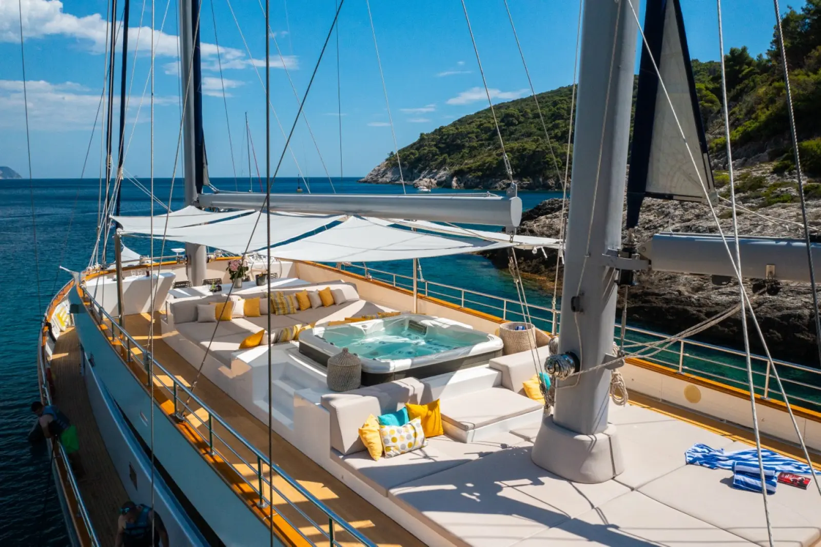 dalmatino_yacht_in_croatia