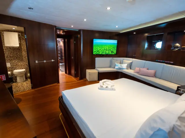 contact-yachts-casa-dell-arte_0011