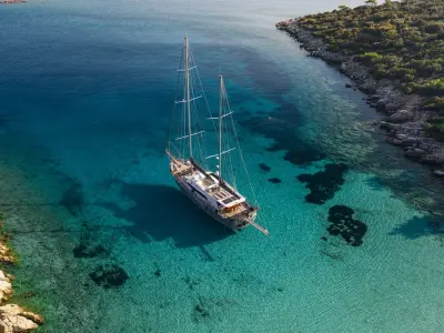 Athens &amp; the Cyclades gulet charter