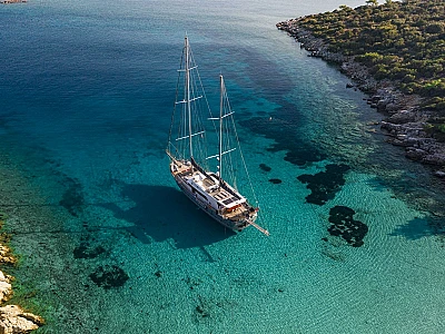 Athens &amp; the Cyclades gulet charter