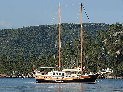 contact-yachts-la-reine_0008
