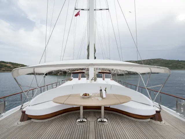 contact-yachts-ecce-navigo-005