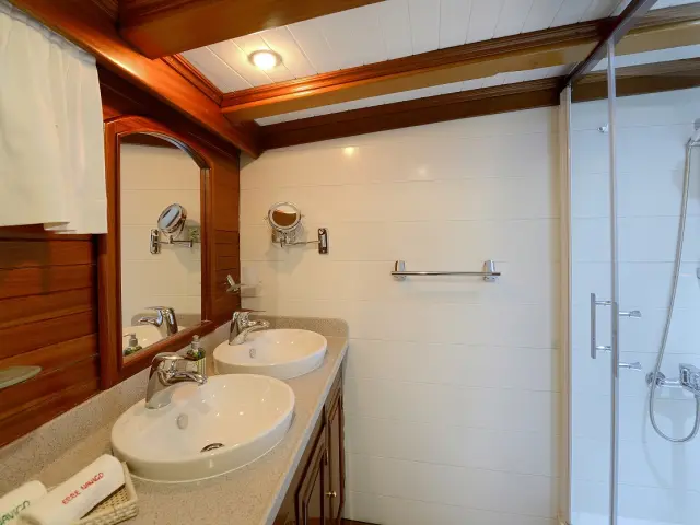 contact-yachts-ecce-navigo-009