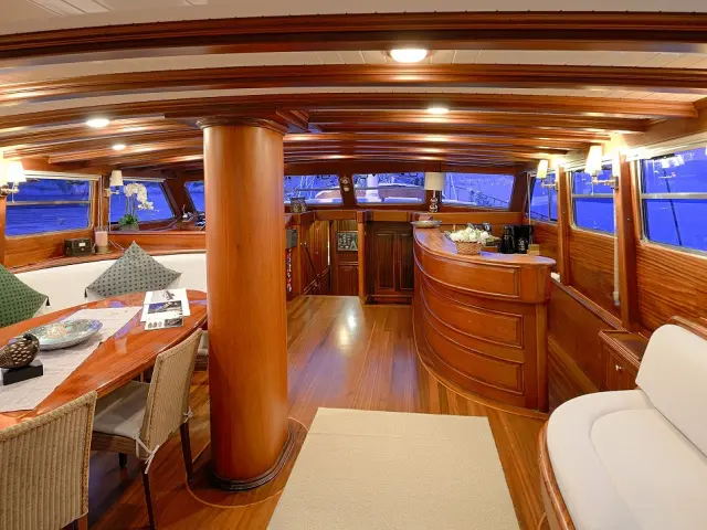 contact-yachts-ecce-navigo-010