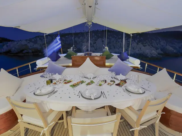 contact-yachts-ecce-navigo-020