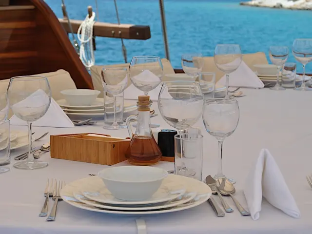 CANER IV luxury gulet for cruise in Turkey