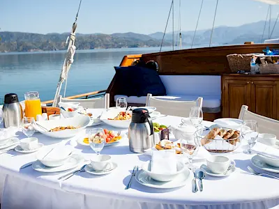 Breakfast on a yacht