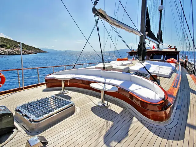 KAYA GUNERI PLUS Gulet with 6 cabins for 12 guests for charter in Turkey