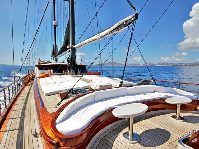 KAYA GUNERI PLUS Gulet with 6 cabins for 12 guests for charter in Turkey