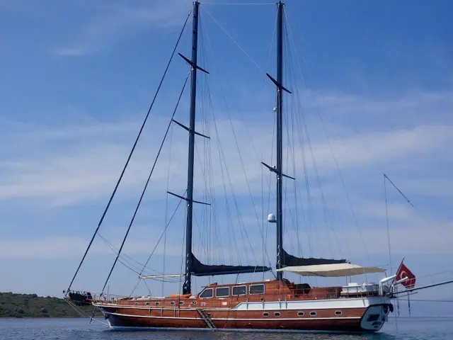 KAYA GUNERI PLUS Gulet with 6 cabins for 12 guests for charter in Turkey