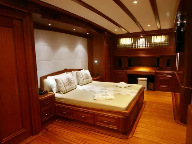 gulet-kaya-guneri-v-002