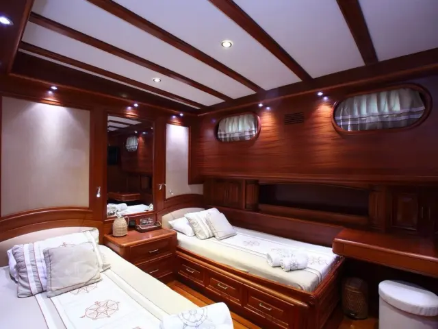 gulet-kaya-guneri-v-011