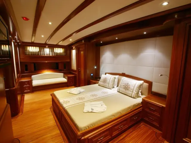 gulet-kaya-guneri-v-012