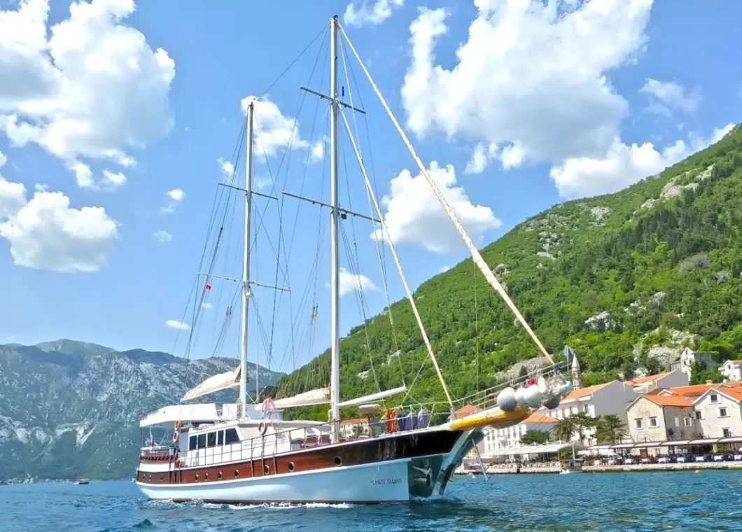 Sail in Croatia with charter gulet WHITE SWAN - Yachting Vacations with Gulet!