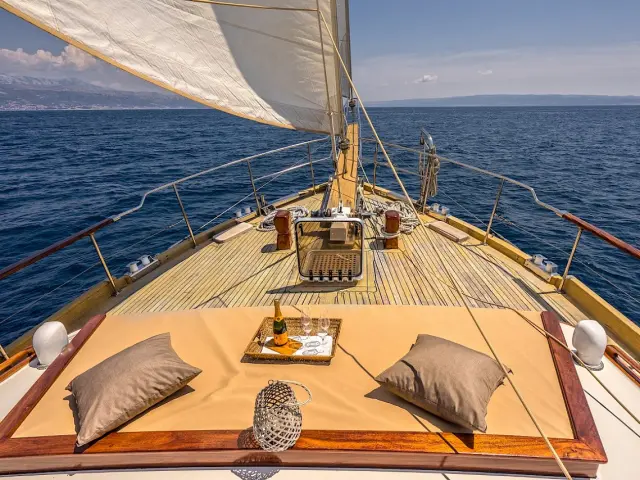Elegant sailing experience with gulet ANGELICA in Croatia
