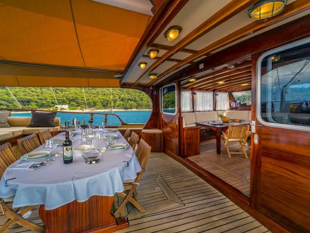 Elegant sailing experience with gulet ANGELICA in Croatia