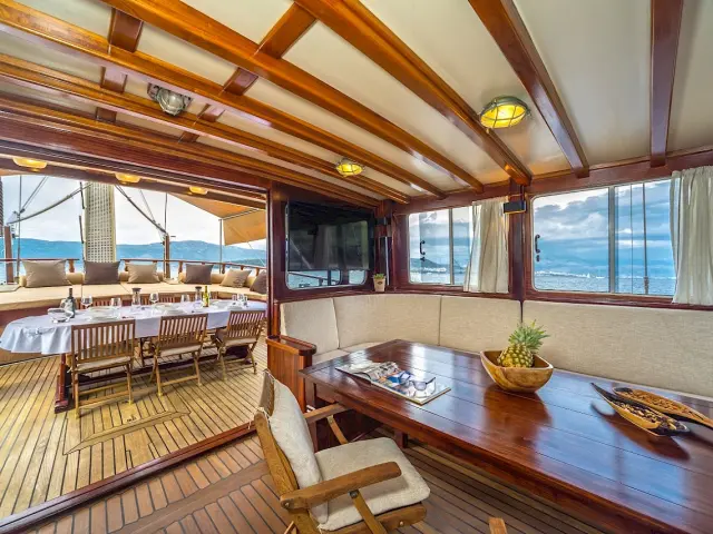 Elegant sailing experience with gulet ANGELICA in Croatia