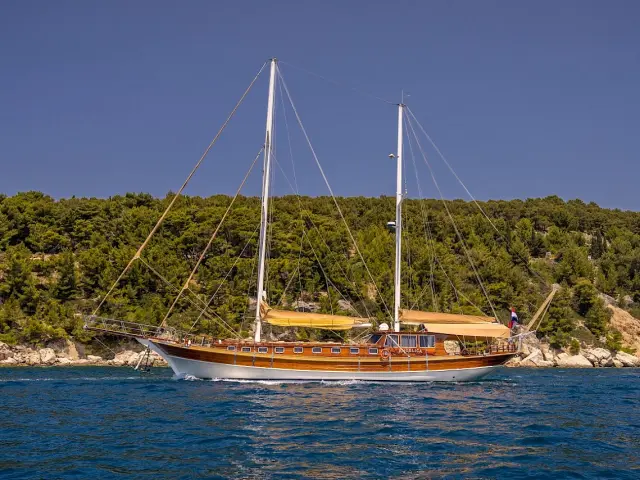 Elegant sailing experience with gulet ANGELICA in Croatia