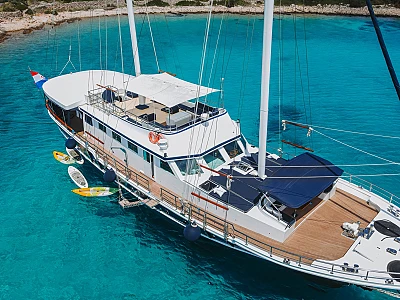 contact-yachts-aurum_0032