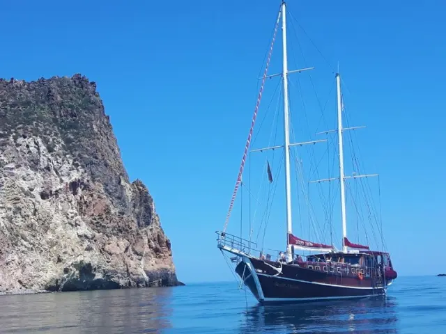 Italian gulet LATIFE SULTAN for beautiful yacht charter in Sicily, Italy