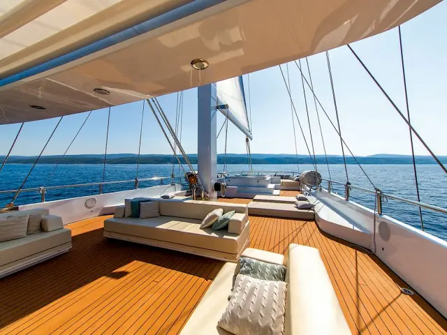 AIAXAIA Super Luxury Yacht Vacation in Croatia