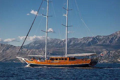 STELLA MARIS luxury gulet for 16 guests in Croatia