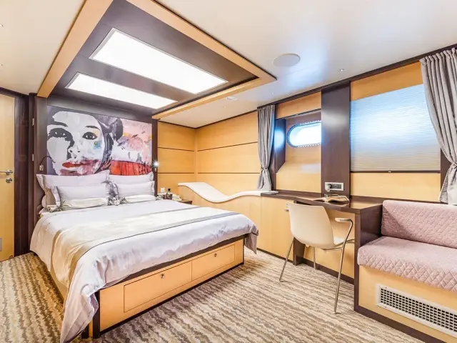 navilux_master_cabin