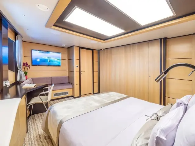 navilux_master_cabin_2