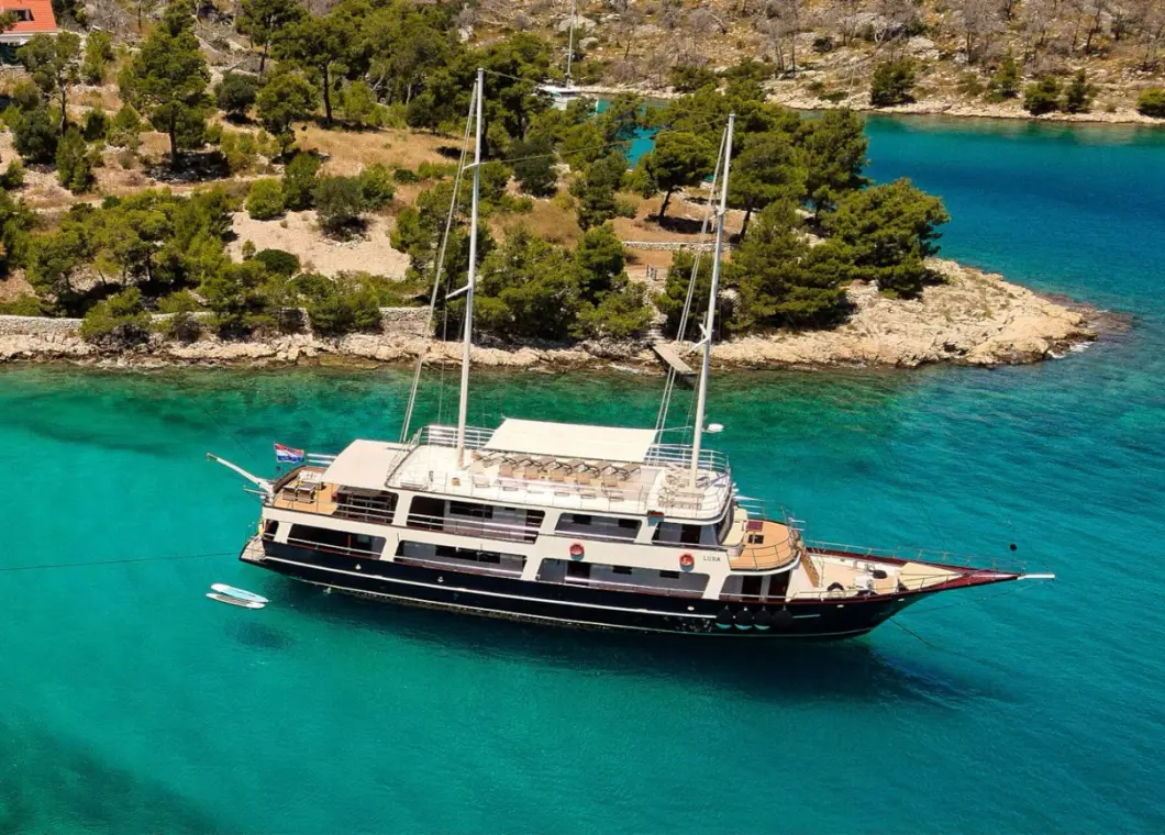 gulet-luna-001
