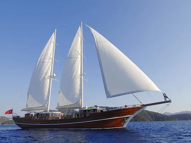 contact-yachts-mare-nostrum-003