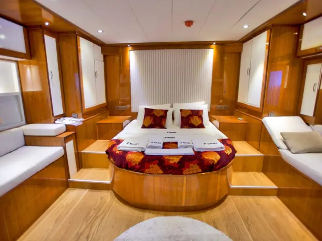 contact-yachts-maske-2_0002