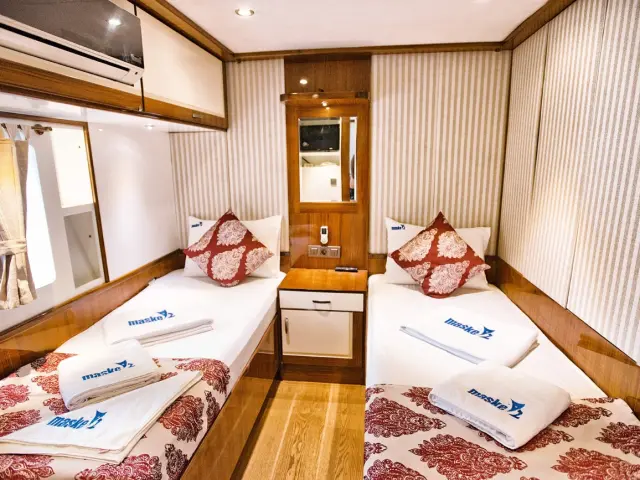 contact-yachts-maske-2_0031