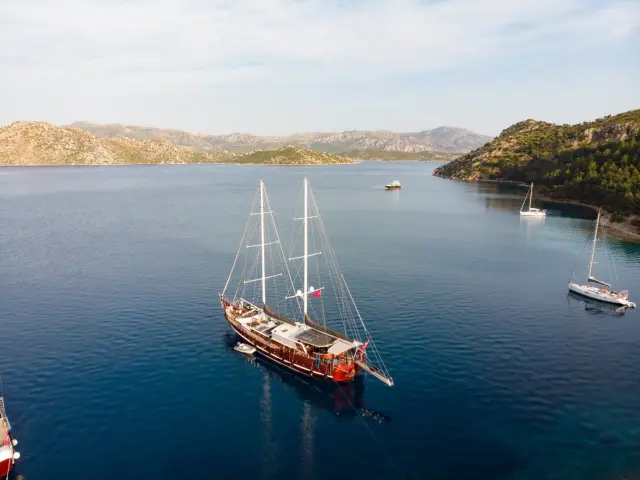 contact-yachts-kaptan-mehmet-bugra_0002