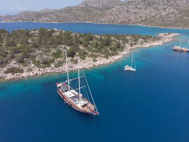 contact-yachts-kaptan-mehmet-bugra_0011