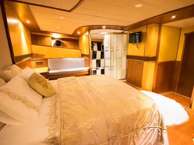 Bodrum yacht charter with gulet NEVRA QUEEN