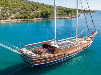 Gulet NOSTRA VITA for yachting holidays in the Adriatic | Sail to Dubrovnik, Trogit, Split, Hvar