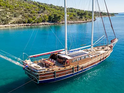 Gulet NOSTRA VITA for yachting holidays in the Adriatic | Sail to Dubrovnik, Trogit, Split, Hvar