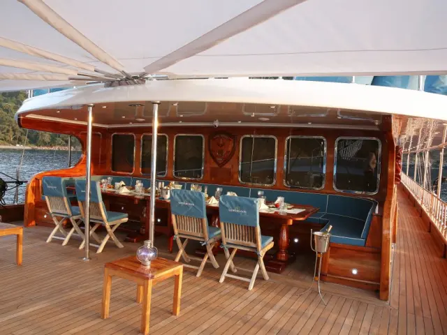 Luxury gulet QUEEN ATLANTIS for charter in Turkey and Greece
