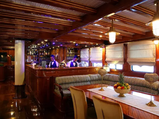 Luxury gulet QUEEN ATLANTIS for charter in Turkey and Greece