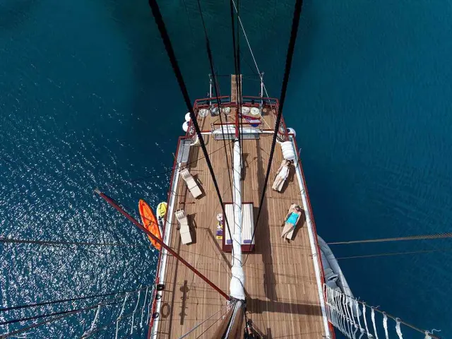 Sail with gulet ROMANCA | Amazing crew, service, and spacious decks
