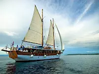 Sail with gulet ROMANCA | Amazing crew, service, and spacious decks