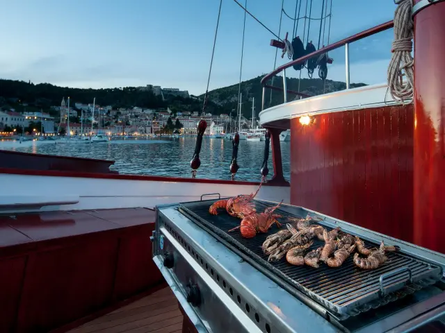 Yacht charter Croatia with Romanca | 8 cabins, 16 guests