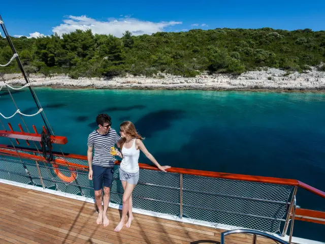 Sail with gulet ROMANCA | Amazing crew, service, and spacious decks