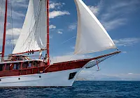 Sail with gulet ROMANCA | Amazing crew, service, and spacious decks