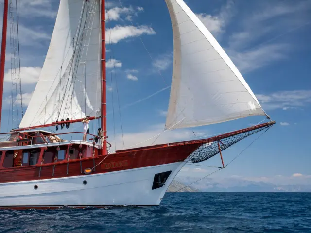 Sail with gulet ROMANCA | Amazing crew, service, and spacious decks