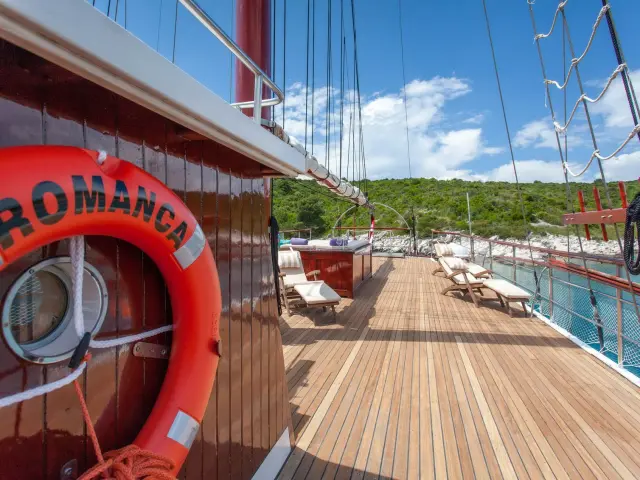 Yacht charter Croatia with Romanca | 8 cabins, 16 guests